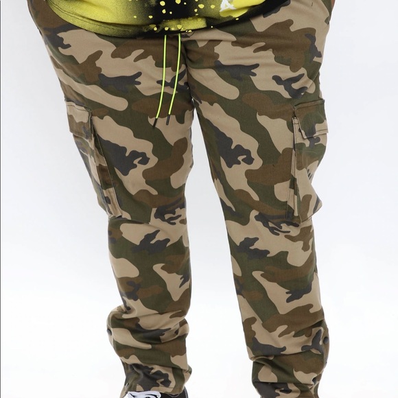 Fashion nova Men Cargo Camo pants - Picture 1 of 6